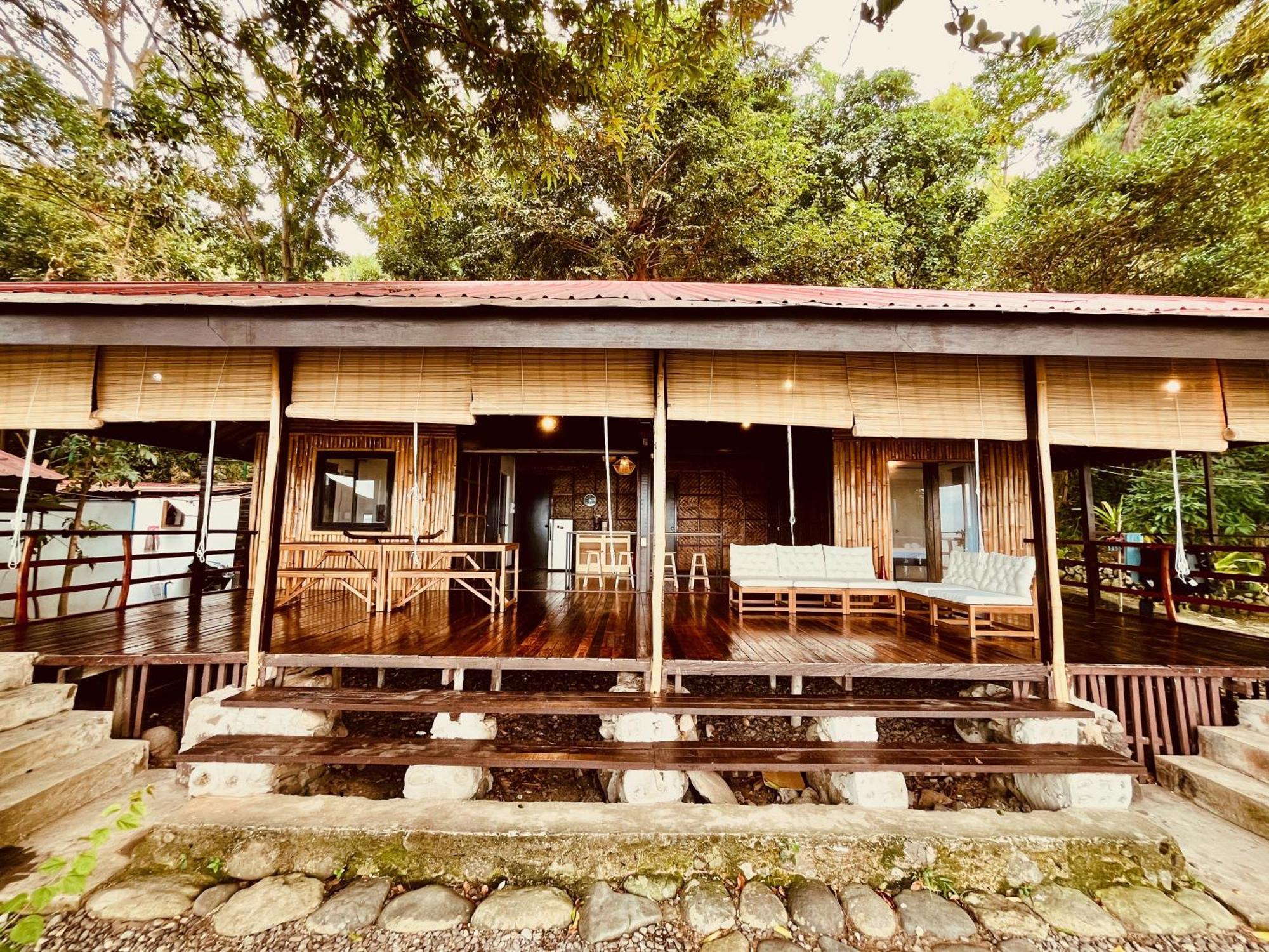 Villa Milagros Dive Inn Anilao Мабини Экстерьер фото